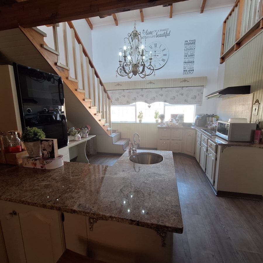 5 Bedroom Property for Sale in Frankfort Free State